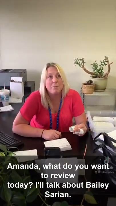 Amanda reviews Bailey Sariann.